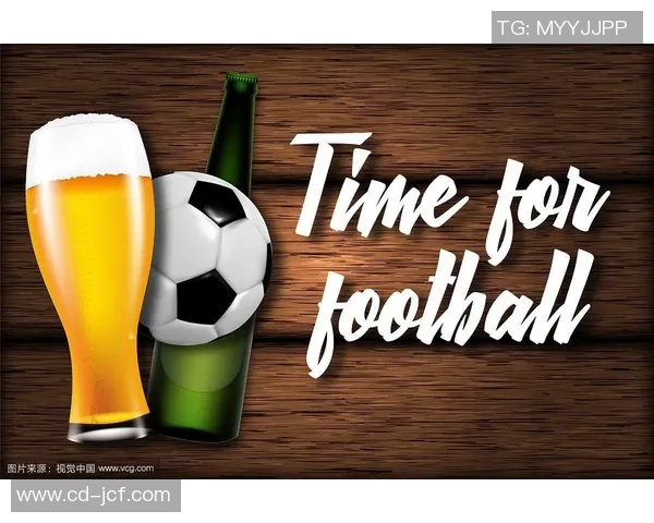 足球明星与啤酒杯的完美结合展现激情与欢乐的瞬间 足球明星与啤酒杯的完美结合展现激情与欢乐的瞬间