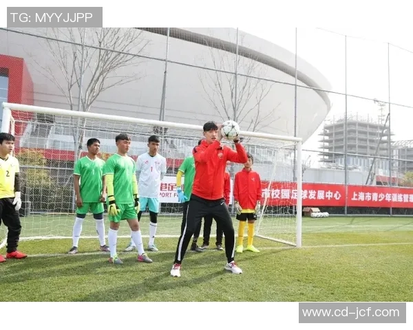 如何通过社交媒体和线下活动与足球明星进行互动交流 如何通过社交媒体和线下活动与足球明星进行互动交流