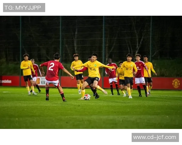 香港足球明星队全力备战提升技战术水平力争赛季佳绩 香港足球明星队全力备战提升技战术水平力争赛季佳绩